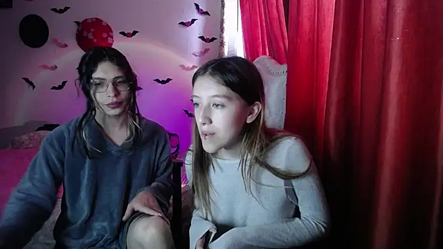 Briar y Blair online show from April 7, 3:34 pm