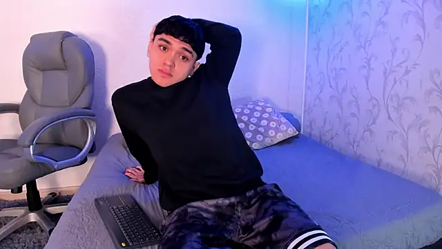  TaylorBlack online show from December 22, 11:29 am