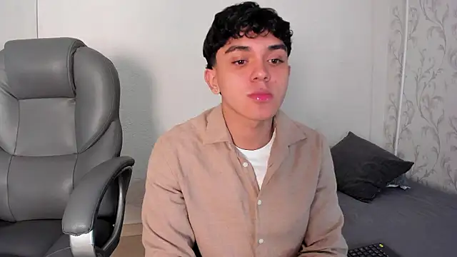  TaylorBlack online show from March 26, 11:27 am