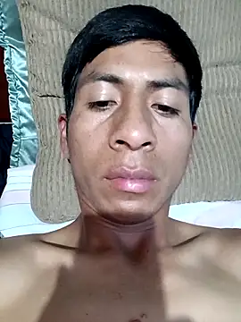 Snapshot of santhiago19 chatting on December 17, 12:16 am santhiago19 online show from December 17, 12:16 am