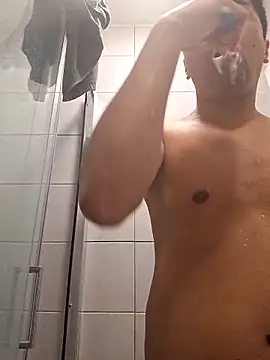 sweetpinoy2027 online show from February 12, 4:40 am