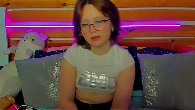 Mary Bryantt online show from February 25, 1:15 am