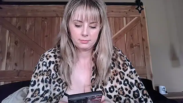 onesmittenkitten online show from March 3, 5:52 pm