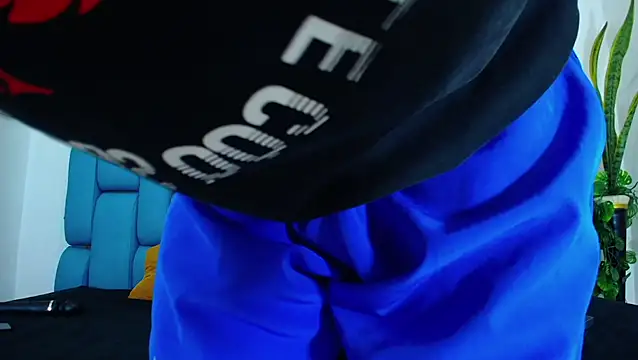 Snapshot of boy_Dirty_X chatting on April 9, 5:18 am boy Dirty X online show from April 9, 5:18 am