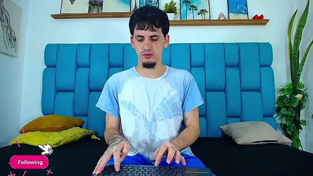 Snapshot of boy_Dirty_X chatting on April 13, 5:13 am boy Dirty X online show from April 13, 5:13 am