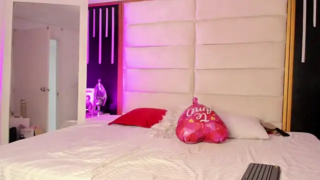 JuliMonroe19 online show from March 3, 12:55 pm