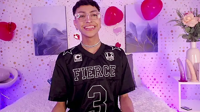 Snapshot of Owen_JP chatting on February 23, 4:10 am Owen JP online show from February 23, 4:10 am