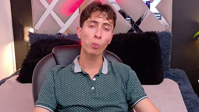 Ithan Skin online show from December 19, 11:50 am