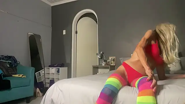 Snapshot of siennadiamond chatting on February 3, 1:26 am siennadiamond online show from February 3, 1:26 am