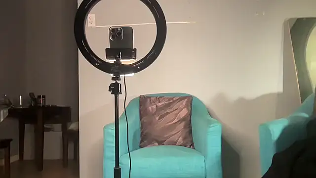 Snapshot of siennadiamond chatting on February 8, 11:52 pm siennadiamond online show from February 8, 11:52 pm