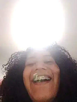 Snapshot of Brunnet_Doll chatting on December 17, 7:31 pm Brunnet Doll online show from December 17, 7:31 pm