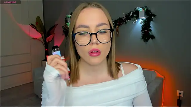 Snapshot of Aurelia_Voss chatting on January 8, 8:11 pm Aurelia Voss online show from January 8, 8:11 pm