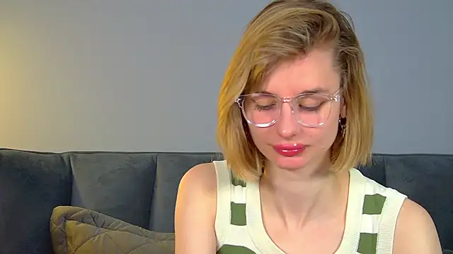 Snapshot of MerlinMeyer chatting on February 22, 6:35 am MerlinMeyer online show from February 22, 6:35 am