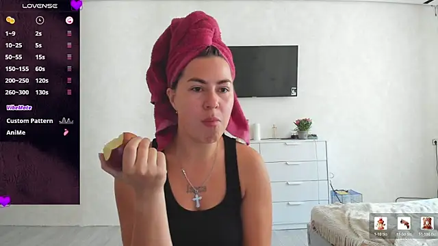 Snapshot of Roxi_Joy chatting on June 11, 8:01 am Roxi Joy online show from June 11, 8:01 am