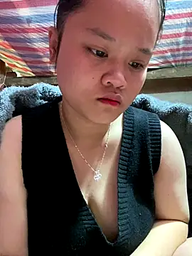 Snapshot of Thanhhuyen001 chatting on December 22, 4:42 am Thanhhuyen001 online show from December 22, 4:42 am
