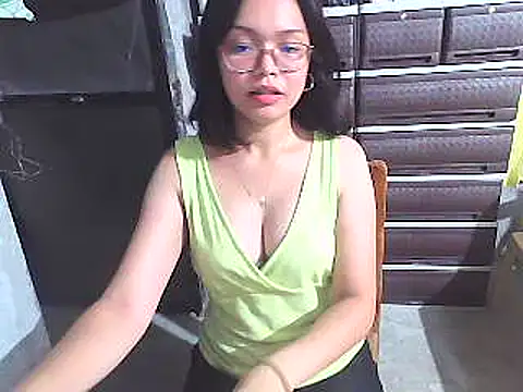 Snapshot of lwkfine chatting on May 7, 1:05 pm lwkfine online show from May 7, 1:05 pm