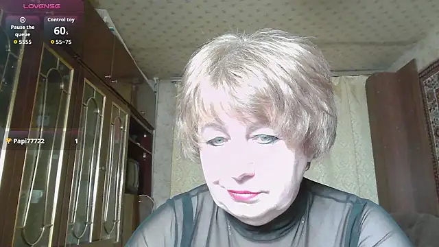 Snapshot of Casey_peach chatting on February 9, 4:16 am Casey peach online show from February 9, 4:16 am