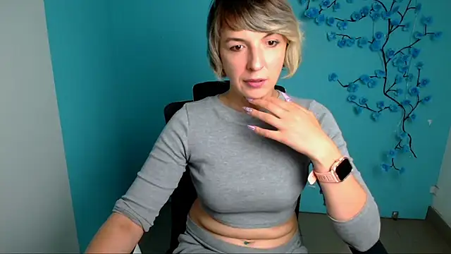 Snapshot of Lana_Foxyy chatting on May 21, 12:23 pm Lana Foxyy online show from May 21, 12:23 pm