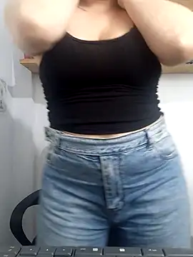 SofiEsteves online show from March 26, 4:56 pm