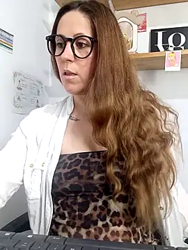Snapshot of SofiEsteves chatting on April 25, 2:25 pm SofiEsteves online show from April 25, 2:25 pm