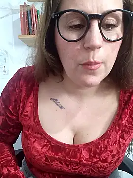 Snapshot of SofiEsteves chatting on April 28, 1:05 pm SofiEsteves online show from April 28, 1:05 pm