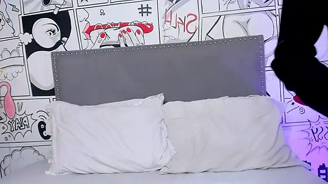 Snapshot of alison_ferrera_ chatting on February 9, 10:41 am alison ferrera online show from February 9, 10:41 am