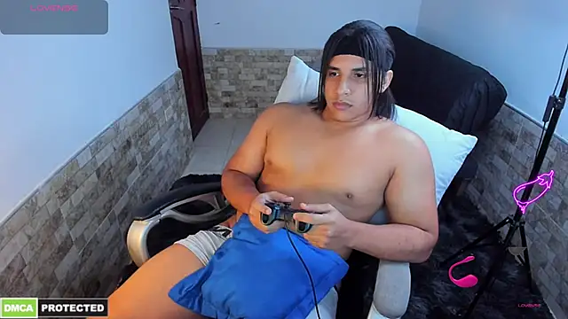 Snapshot of latinboyfit chatting on February 3, 2:53 am latinboyfit online show from February 3, 2:53 am