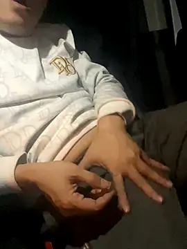 hungtinh24 online show from December 19, 6:37 pm