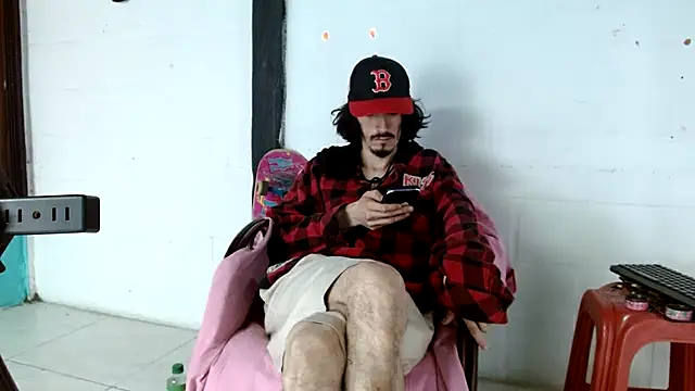 sk8-boy online show from March 10, 1:49 pm