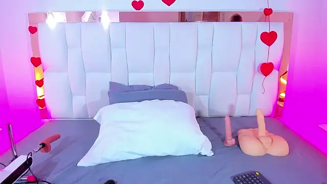 CamilleJuicy  online show from March 12, 12:55 pm