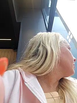 theblondecocklover online show from March 23, 11:03 am