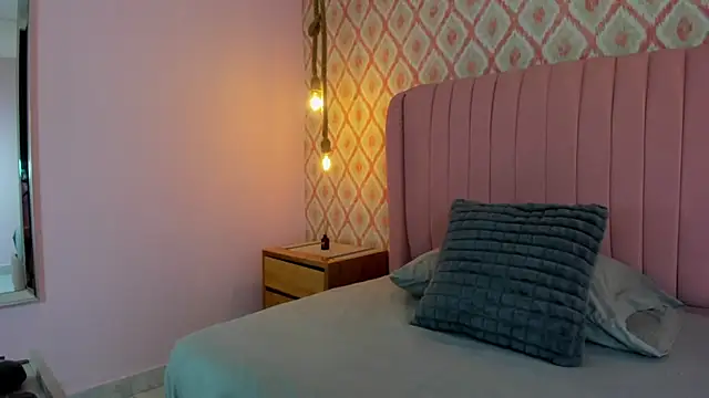 Snapshot of clarise_hall3 chatting on June 6, 12:21 pm clarise hall3 online show from June 6, 12:21 pm