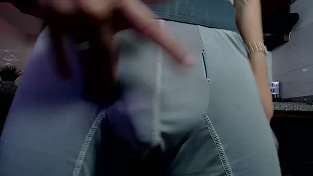 alex xhunter online show from April 7, 7:25 pm