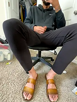 Kingbertfeet online show from December 21, 2:13 pm