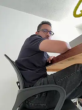 Snapshot of AdrianGarcia89 chatting on May 5, 7:00 pm AdrianGarcia89 online show from May 5, 7:00 pm