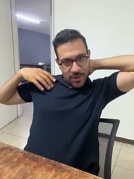 Snapshot of AdrianGarcia89 chatting on May 8, 1:11 am AdrianGarcia89 online show from May 8, 1:11 am