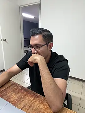 Snapshot of AdrianGarcia89 chatting on May 12, 1:25 am AdrianGarcia89 online show from May 12, 1:25 am