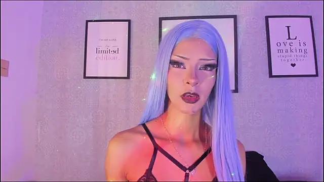 Snapshot of kira_vance chatting on July 23, 12:24 am kira vance online show from July 23, 12:24 am