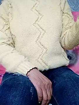 Snapshot of Girl-6868 chatting on January 10, 11:23 am Girl-6868 online show from January 10, 11:23 am