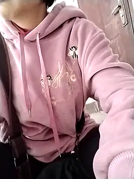 Snapshot of Girl-6868 chatting on February 25, 1:37 am Girl-6868 online show from February 25, 1:37 am