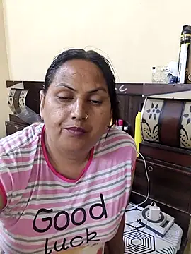 Hotmylips online show from April 29, 6:03 pm