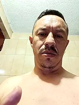 Snapshot of L_hotcream chatting on February 19, 10:11 am L hotcream online show from February 19, 10:11 am