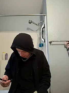 Snapshot of boolboy27 chatting on December 17, 7:42 pm boolboy27 online show from December 17, 7:42 pm