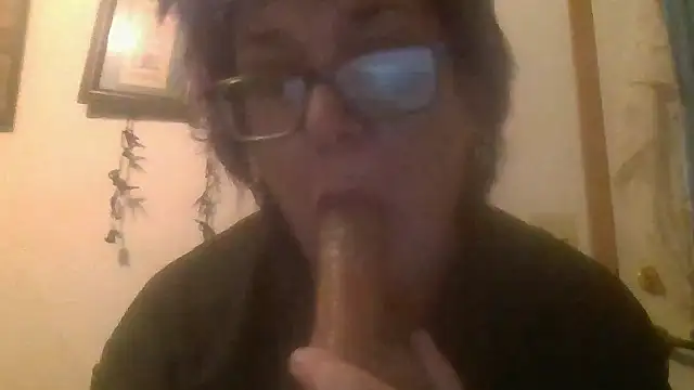 Snapshot of becky1111 chatting on June 19, 3:00 am becky1111 online show from June 19, 3:00 am
