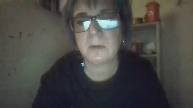 Snapshot of becky1111 chatting on June 25, 11:09 pm becky1111 online show from June 25, 11:09 pm