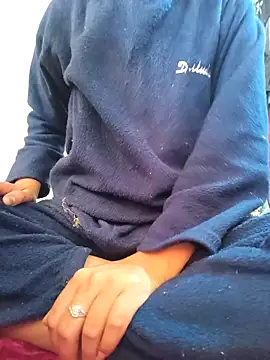 Snapshot of kinsu4763 chatting on December 18, 2:17 am kinsu4763 online show from December 18, 2:17 am