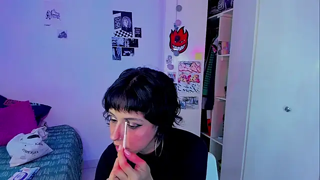 harakitty  online show from March 27, 7:24 pm