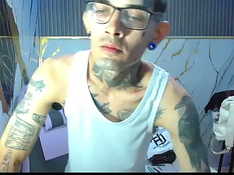 Boy tatto77 online show from February 23, 6:49 pm