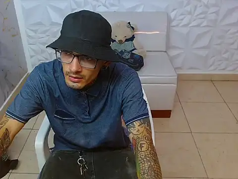 Boy tatto77 online show from March 20, 1:05 pm