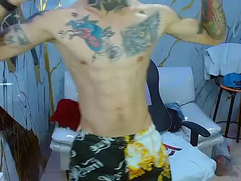 Snapshot of Boy_tatto77 chatting on June 26, 1:32 am Boy tatto77 online show from June 26, 1:32 am